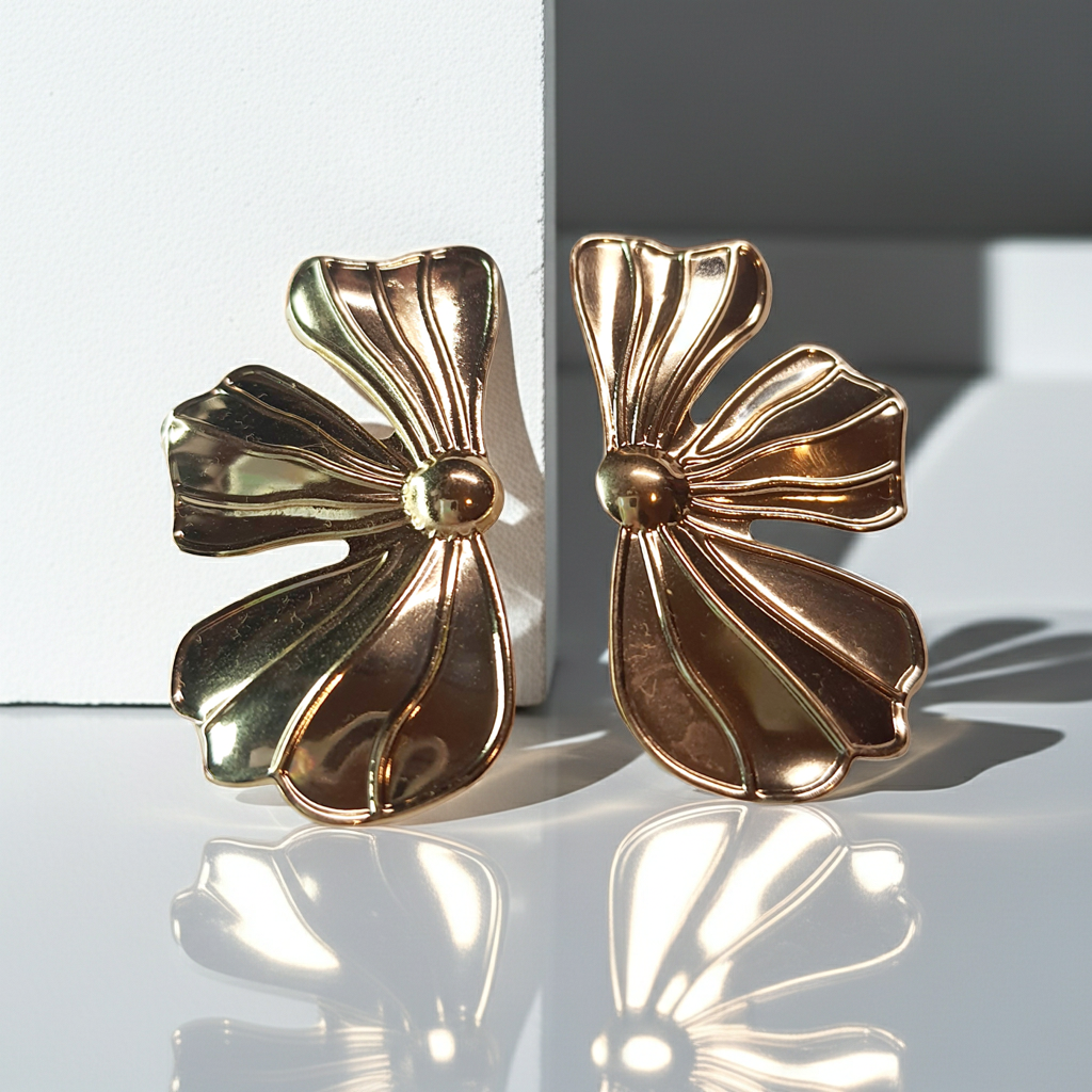 Gold twisted earrings 1.8 cm – a delicate form with character