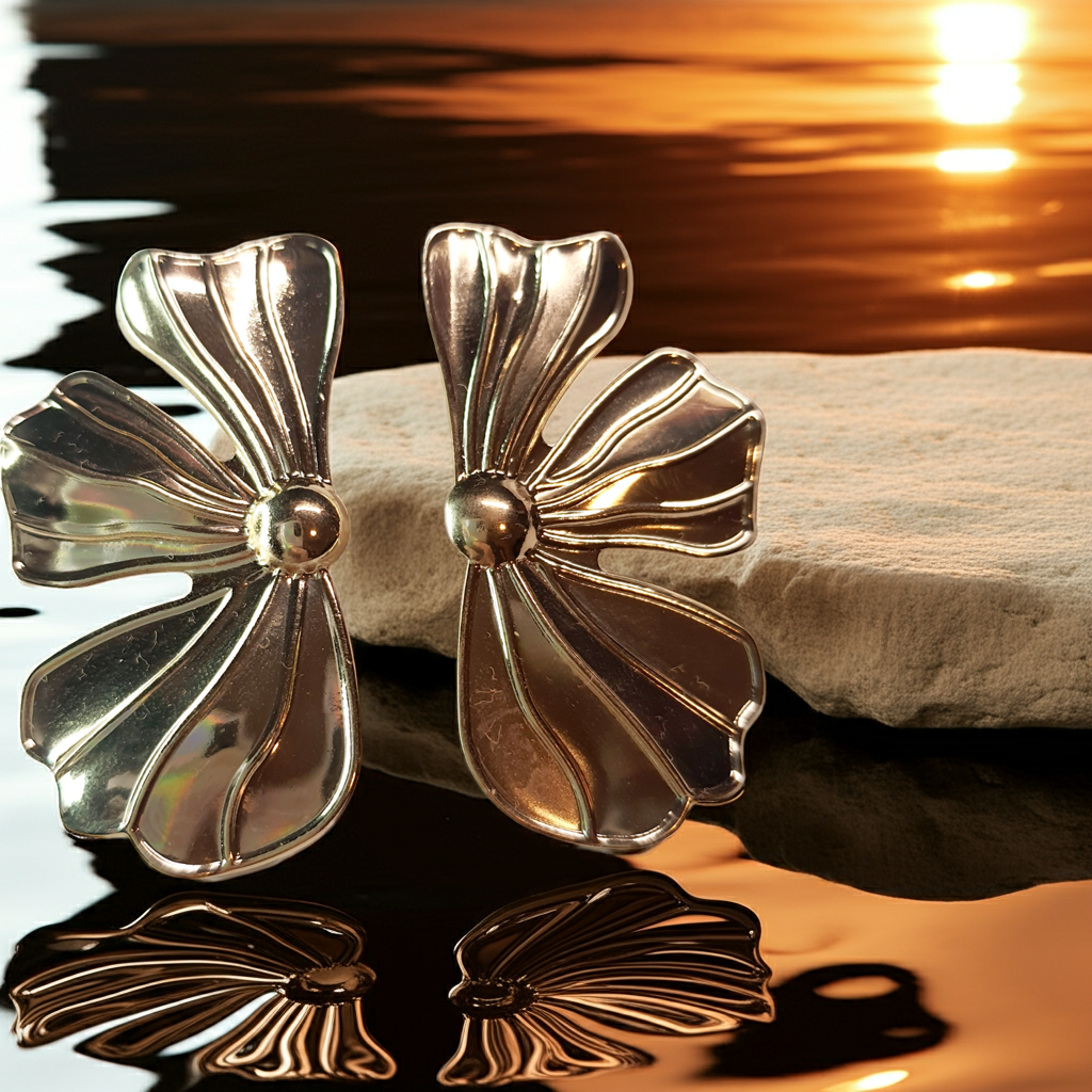Gold twisted earrings 1.8 cm – a delicate form with character