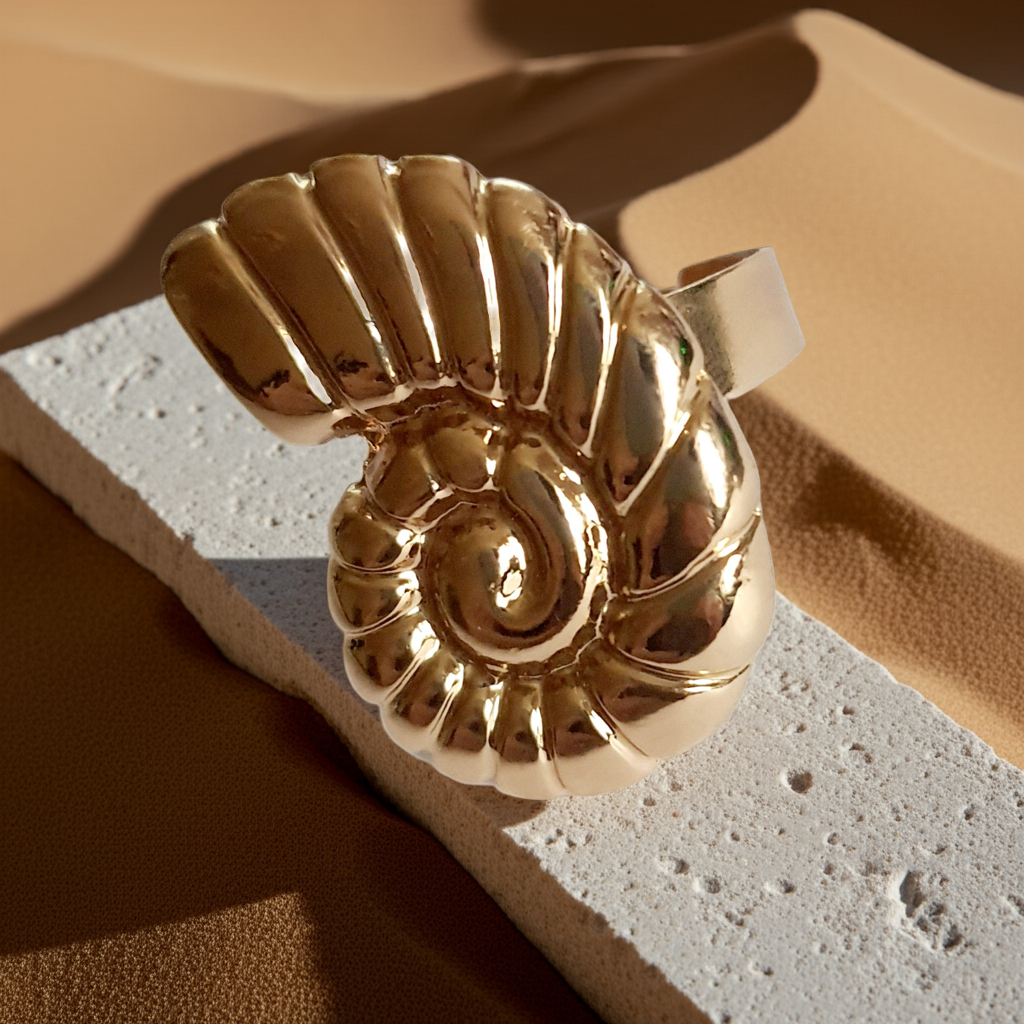 chunky pierścionek w kształcie muszelki, idealny na lato, kolor złoty, stal nierdzewna, chirurgiczna. rougebizu