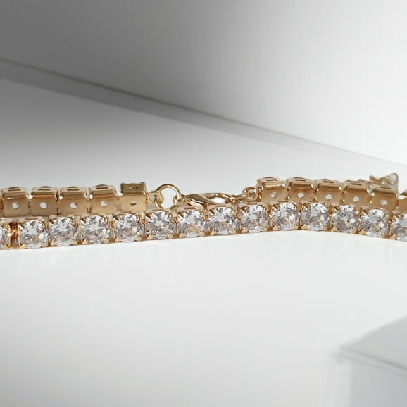 Złota regulowana bransoletka tenisowa ze stali nierdzewnej, wodoodporna, elegancka i dopasowująca się do nadgarstka | RougeBizu

